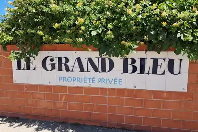 Image de Maison tout confort au bord de la Méditerranée.