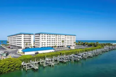 Image de Beautiful Blue Gulf Retreat! Pools Open! Bonita Beach Club, Little Hickory Isl.