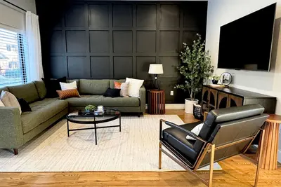 Image de Urban Overlook | Balcony Views Near Coolidge