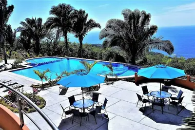 Image de Poolside Ocean View 1-Bedroom Condo #103