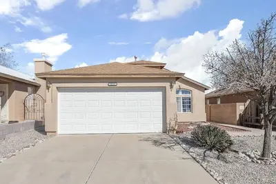Image de Paradise Skies. Charming 3/2 home in Nw Albuquerque