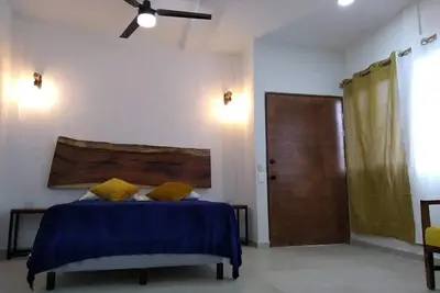 Image de Comfortable and Cool Studio with Pool, 7 minutes from the beach!