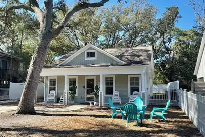 Image de Casa Del Mar Oki - The Perfect Family & Pet Friendly Beach Home!