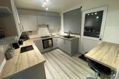 Image de 3 bedroom home, king size, private driveway, pet friendly, 2 secluded gardens