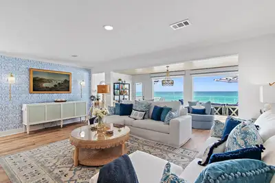 Image de Green Reef 16 | Beachfront | Remodeled | 3 Patios | Beach Gear | Stylish