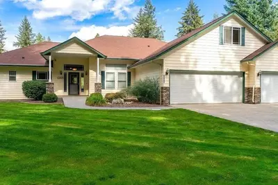 Image de Charming 3-bedroom house sleeps 8 with high speed WiFi in Twin Lakes Village
