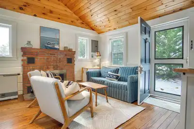 Image de Walk to Beach: South Chatham Home