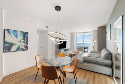 Image de ⛱ Sun, Sand & Skyline – Your Ultimate Miami Vacation Awaits