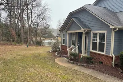 Image de 3-bedroom, very quiet townhome in amazing North Raleigh walkable neighborhood