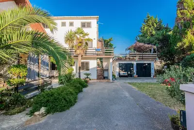 Image de Superbe appartement de 2 chambres à Nin