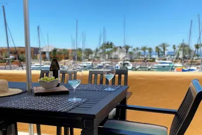 Image de Puerta Cortes Stunning 2b Condo  @Marina Cortes