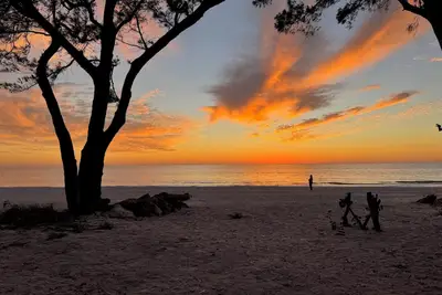 Image de Beachfront 3b/2b right on the sand! Sleeps 6, Amazing Sunsets - I
