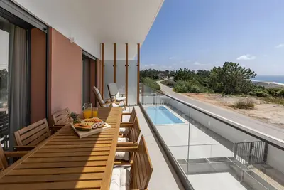 Image de Wave the Waves - Pool & View
