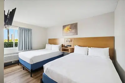 Image de Ocean/Gulf View Beach Walkup Emerald Suite at Sugar Sands Beachfront Hotel