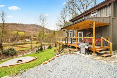 Image de 'The Nuthouse on Squirrel Creek': Ski, Hike & Fish