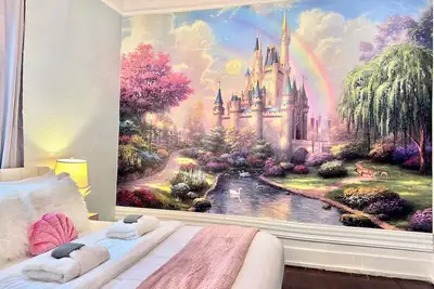 Image de Dreamy Castle 6br Duplex w/Game Room + Photo Booth