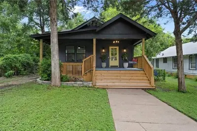 Image de The Pinewood House - 3-bedroom house in the heart of Waco