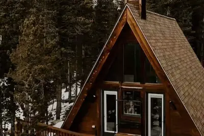 Image de The Alpine Aframe - Cozy Cabin with Barrel Sauna