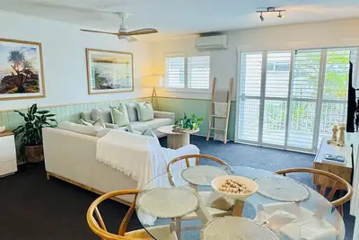 Image de Family friendly, walking distance to beach and amenities