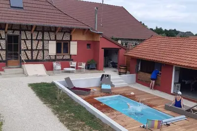Image de Côté Piscine - La Chapelle Saint Sauveur