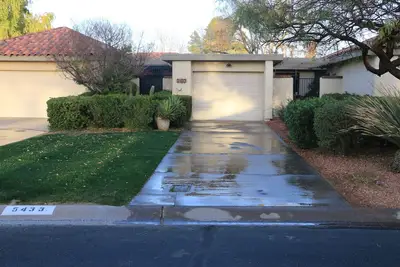 Image de Cozy 2-bedroom townhome with park like settings Ac in charming Scottsdale