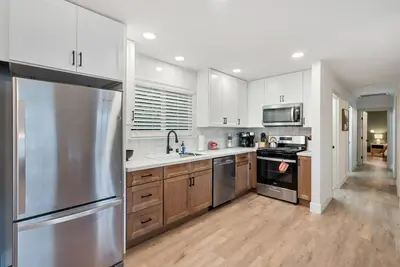 Image de Cute & Cozy Cottage – the perfect getaway in Clarksburg!