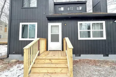 Image de Remolded charming 3-bedroom house in peaceful Tobyhanna