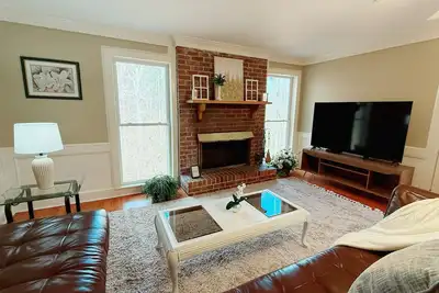 Image de Spacious+Peaceful 4bed/2. 5bath Disc Golf, Porch, & Gazebo