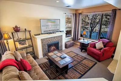 Image de 2bd Sweetwater Condo - Pool, Hot Tub, Gym, Theatre