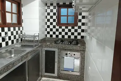 Image de House, sleeps 6, pet friendly, barbecue, 7 minutes from the beach.