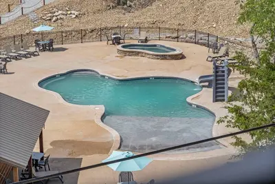 Image de 5 bd Lake Lodge, Boat Launch, Free Tickets, Free Boat Slip + Kayak Use, Close To Silver Dollar City