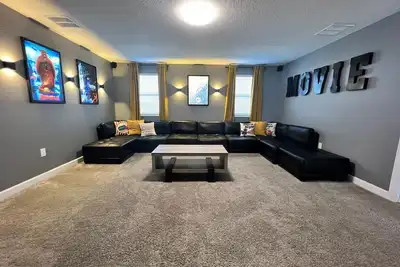Image de Spacious Home On Private Lot - Movie & Game Room, 3780 Sf-12 Person Dining Table