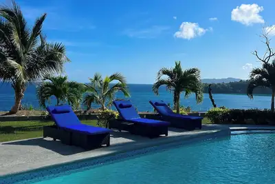 Image de Luxe 7-bedroom villa - WiFi, Ac in phenomenal St. Mary Parish min from Ocho Rios