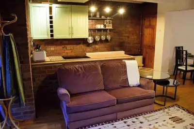 Studio-1br-Sleeps4-Parking-NearCentral