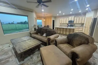 Image de Charming Queen Creeks R6 Ranch 4-bedroom house with WiFi and Ac.