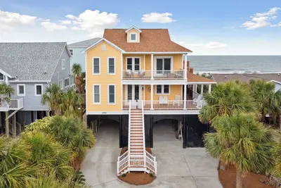 Image de Oceanfront w/ Pool, Panoramic Deck Views, 5bdr | Folly Ocean Breeze by AvantStay