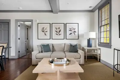 Image de Downtown| 2 Beds| Rosemary Suite