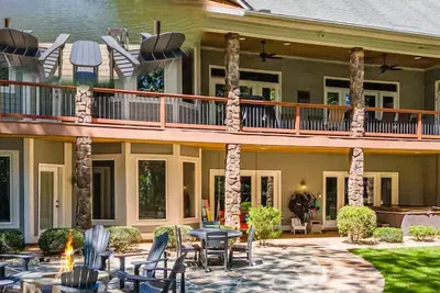 Image de Cardinal Rose Lake House w\/ Hot Tub & Dock!