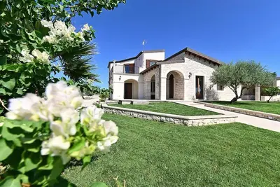Belle maison à Noto avec WiFi