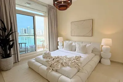 Image de Luxury Boho Retreat with Serene Lagoon Views