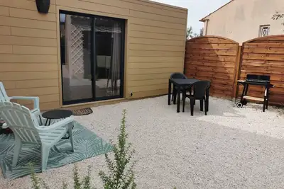 Image de Studio avec extérieur privé au calme proche rivière