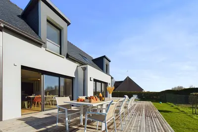 Image de Maison pour 10 - Jardin - 600m de la plage