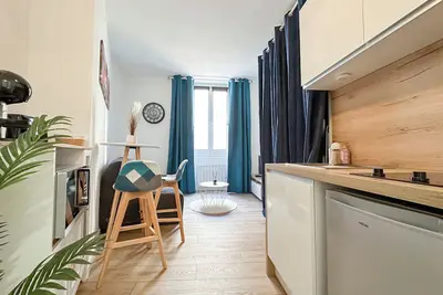 Image de #Ht | Le Lorraine 🥐 | Studio hyper-centre, tout équipé