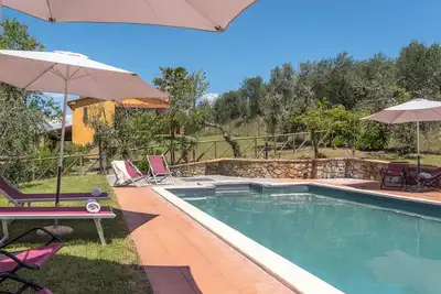 Image de Villa in Lucignano with A\/C, pool, garden, spacious veranda for al fresco dining
