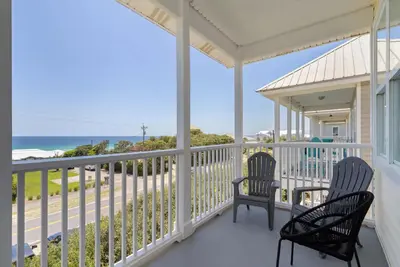 Image de Sunset on Seabreeze | Close to Beach with Community Pool