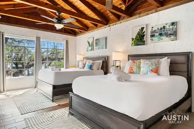 Image de Lake Travis Studio w/ Waterpark Access! Patio w/ Grill+Firepit for Glamping Fun