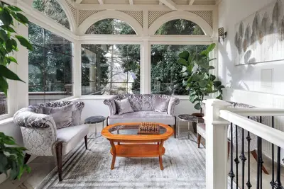 Image de Luxurious 8, 000 sq ft Private Villa in Budapest – Exclusive Retreat
