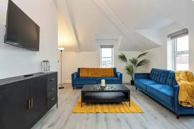 Image de Unique Penthouse, Free WiFi, Elevator, Roof Terrace, walk to City Centre