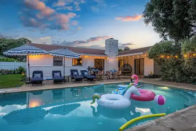 Image de Spacious Palm Beach Paradise with Heated Pool and Backyard Games