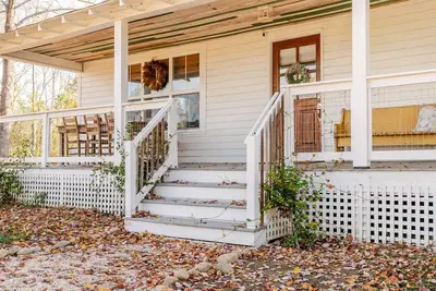 Image de Secluded Mountaintop Cottage on 10 Acres